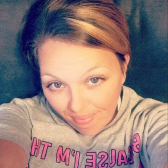 Meet your Posher, Beth - Picture 1 of 1